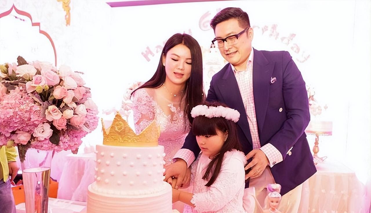 王诗龄深夜发飙：关你什么事？惹怒网友：都是大人惯的