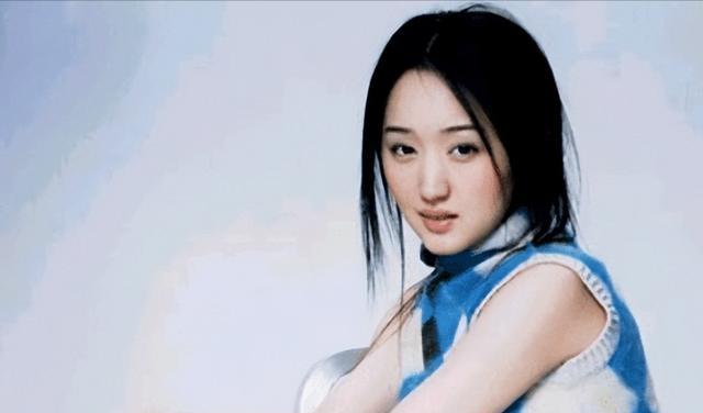 知名女星疑似怀孕，意外暴露孕肚，只是孩子的父亲至今是迷