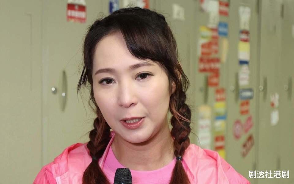 TVB女星结婚四个月曝婚变,受访崩溃大哭,和丈夫因一颗草莓吵架