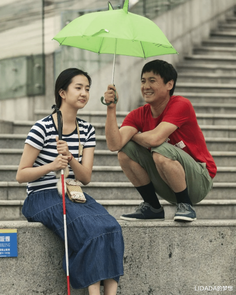 她出身普通却不甘于平庸，出道十年脚踏实地演戏，2023年终于火了