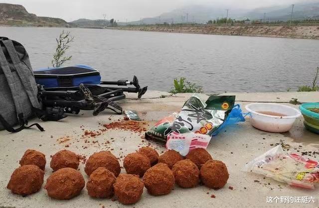 使用同样的饵料，为何钓友连竿自己没口？如何有效上鱼找回颜面？