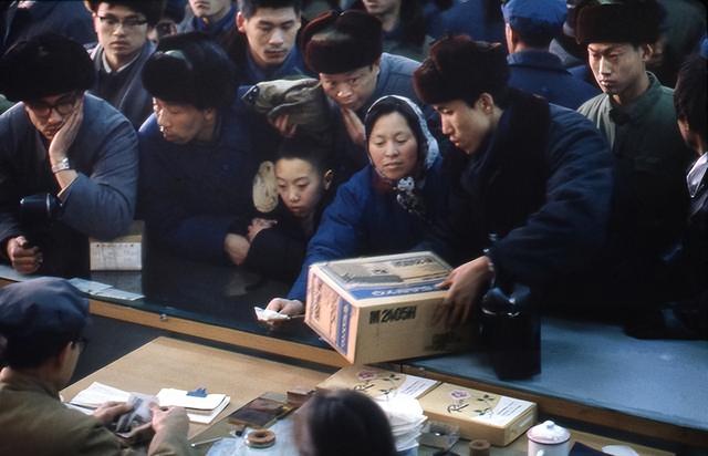 70年代老照片,悄无声息地讲述着那个年代的故事