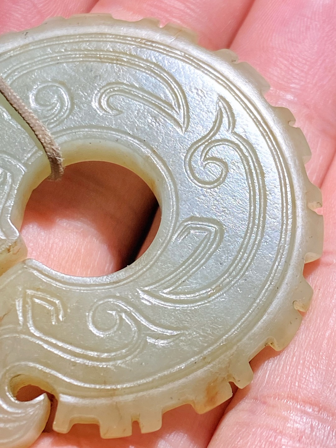 明以前和田玉籽料青白玉龙纹玉玦玉珮 - 历史资讯(主打网)