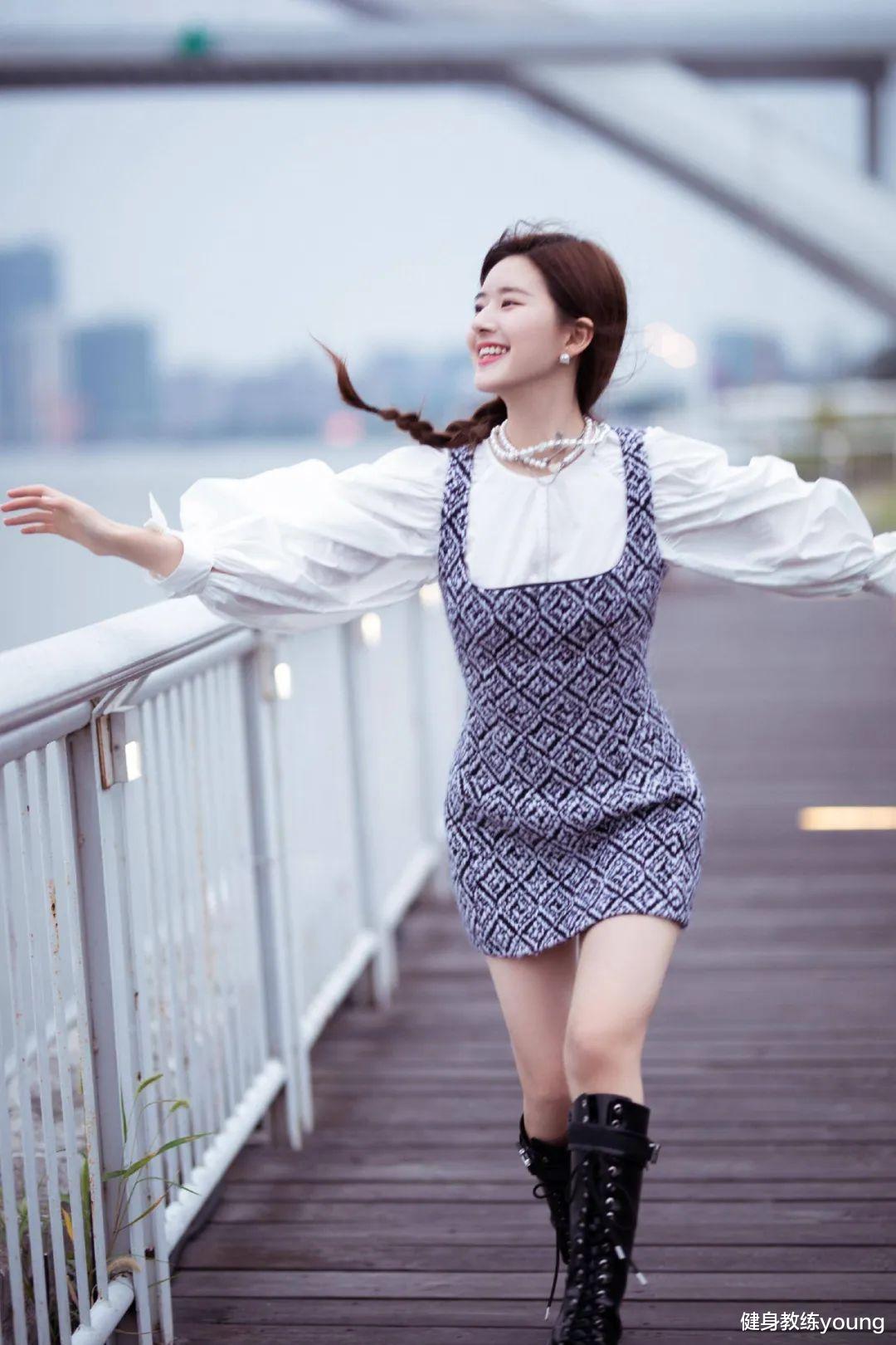 曾被嘲“最胖女演员”，如今变气质女神，赵露思分享减肥方法