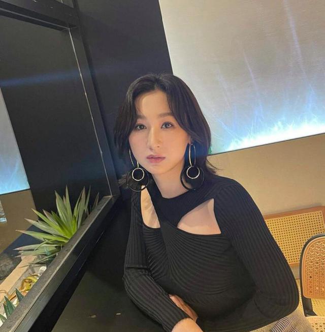 高海宁|TVB花旦高海宁请全组享用美食，一举动暴露私心，视后发文感谢