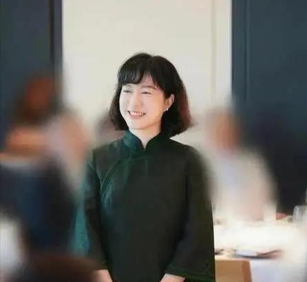 别替翁帆惋惜了!撇下杨振宁去日本聚餐的她,“聪明”已藏不住了