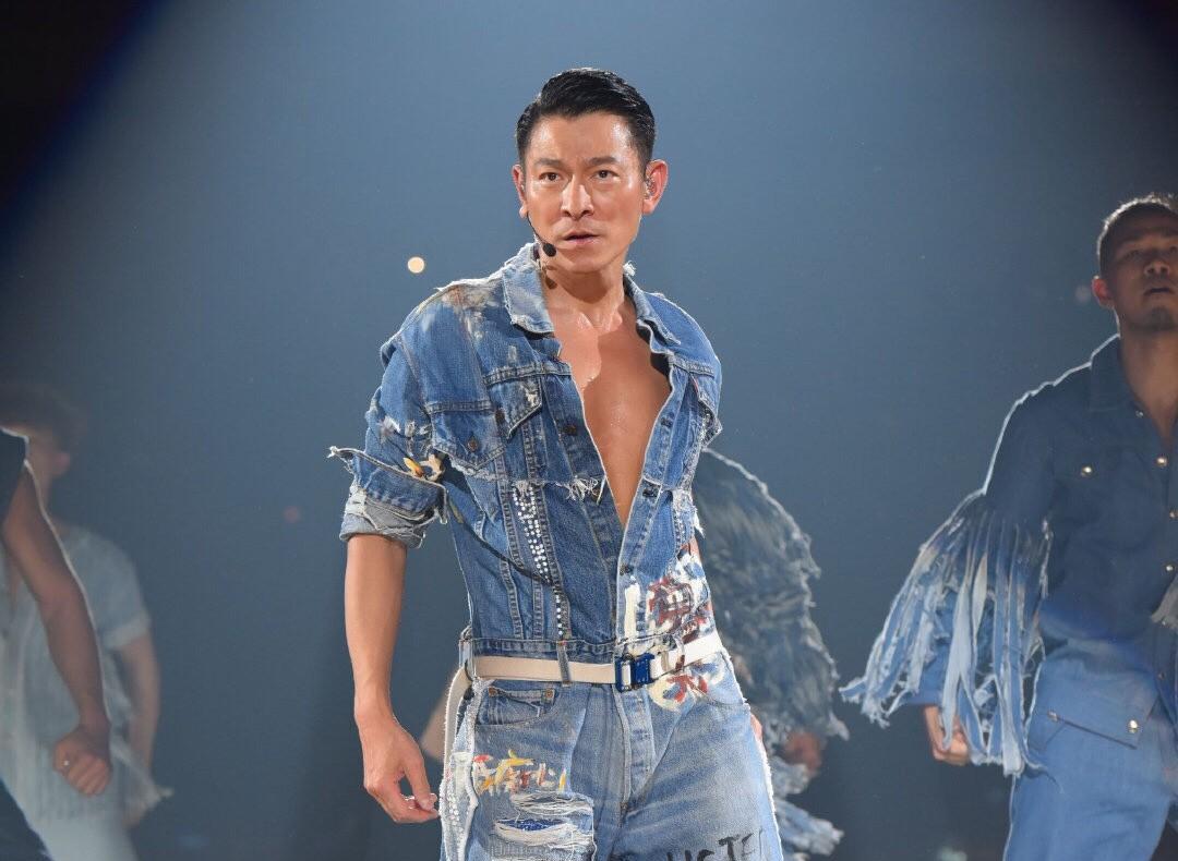 刘德华|“默许”许志安出轨的郑秀文,早已走上了另一条大路