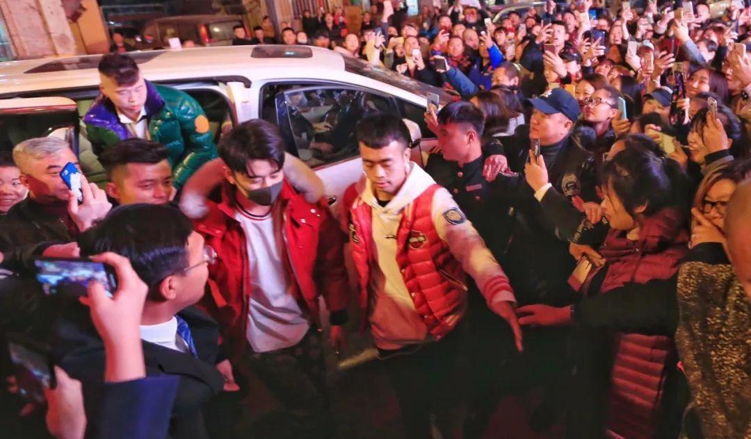 德云女孩|捧了郭德纲8年的“德云女孩”，为什么越来越多人选择脱粉