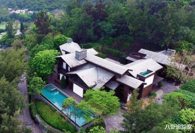 梁洛施李泽楷挽手参加婚宴,长子获李嘉诚5亿豪宅,接班人恐生变