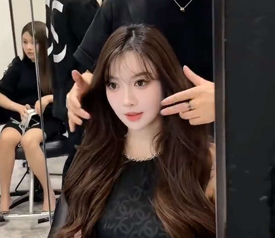 baby被封杀！儿子小海绵生病住院，黄晓明带女友出国快活...