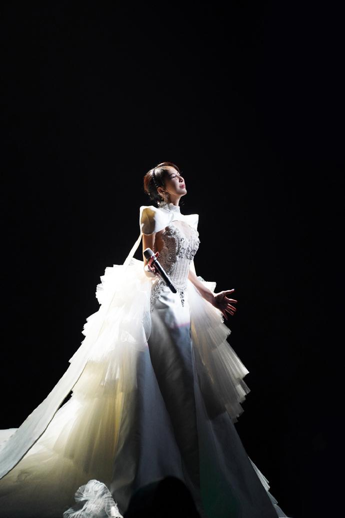 悼念李玟被骂，《中国好声音》欠她一个道歉！