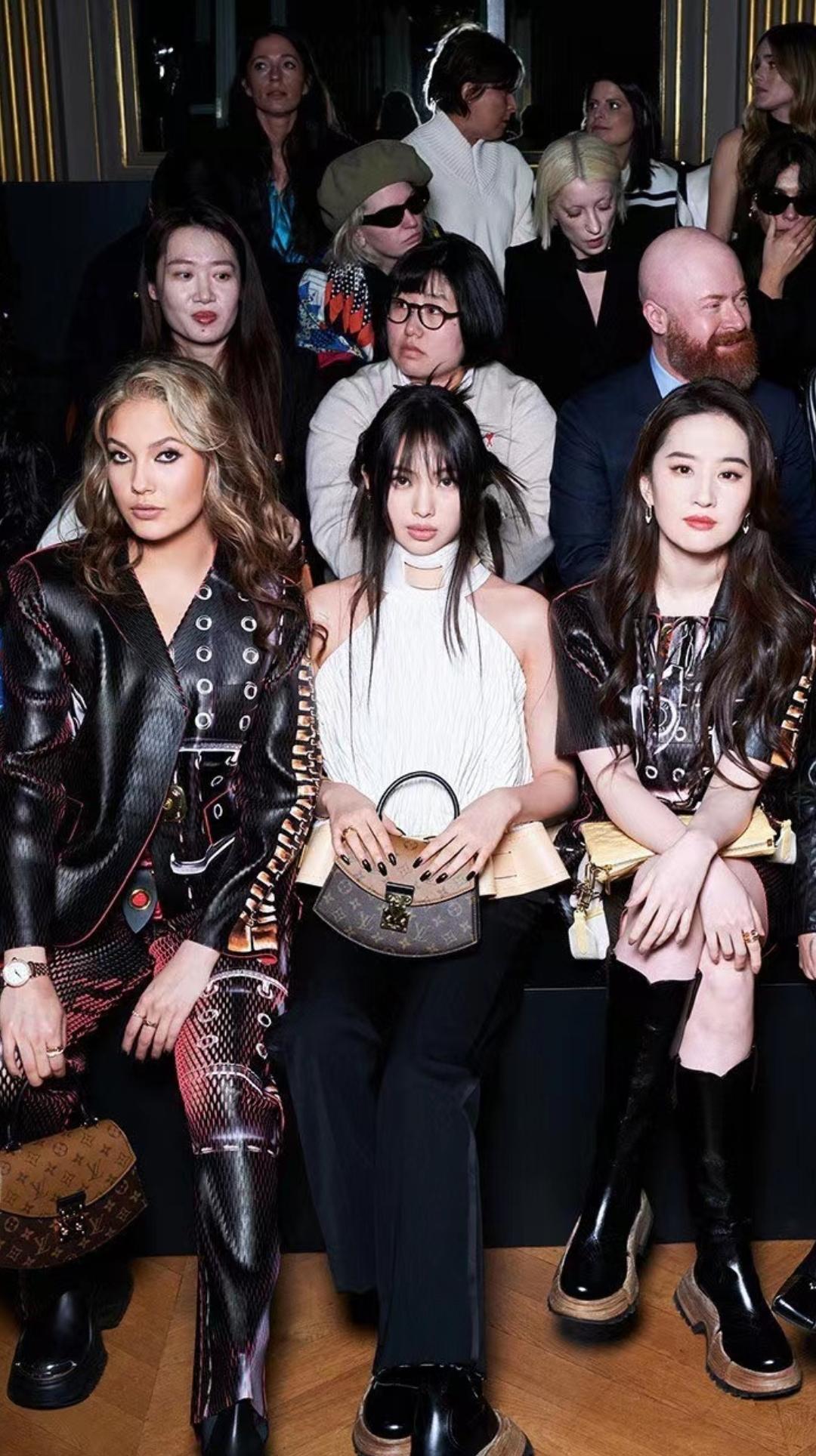 谷爱凌|20岁谷爱凌模样大变认不出！金发碧眼似洋人，脸型变方发福明显