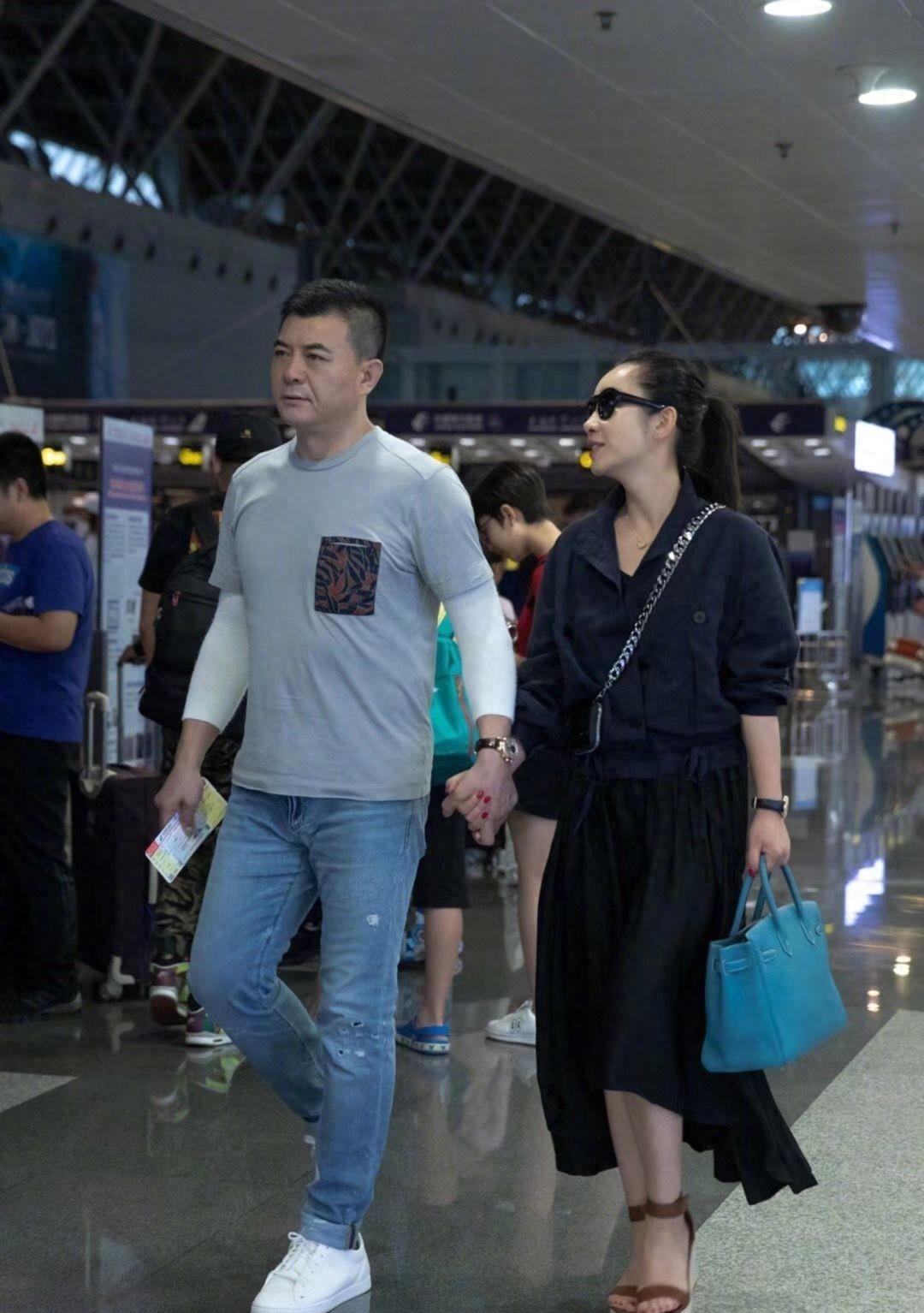 秦海璐“巨婴症儿子”现已8岁,看到长相后,网友觉得有些意外