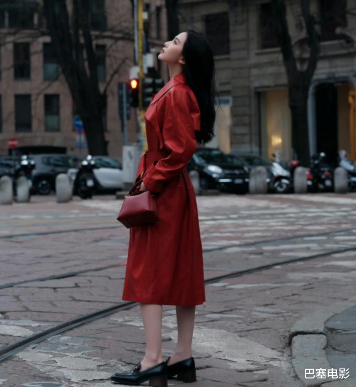 肖战|时装周明星全露怯：刘诗诗掉眼睫毛，刘涛似暴发户，肖战像包工头