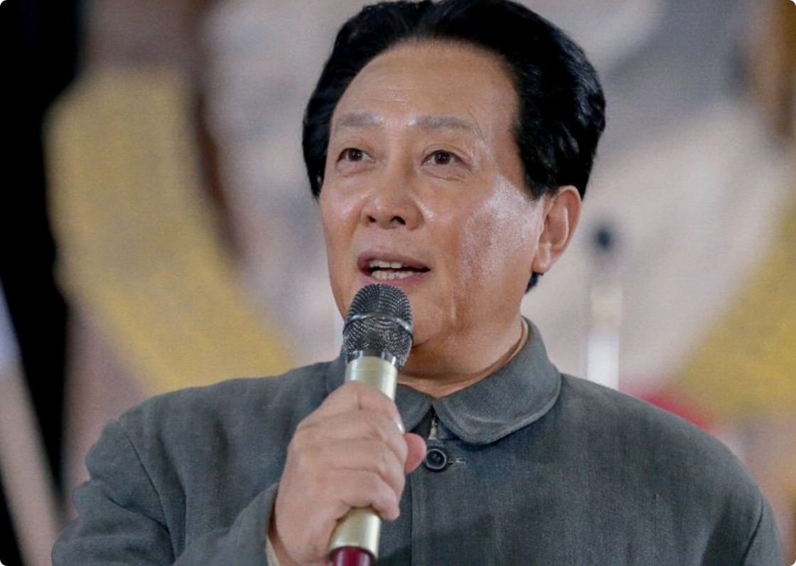 主席形象后继有人,王仁君已接班唐国强,和古月比你更喜欢哪一个