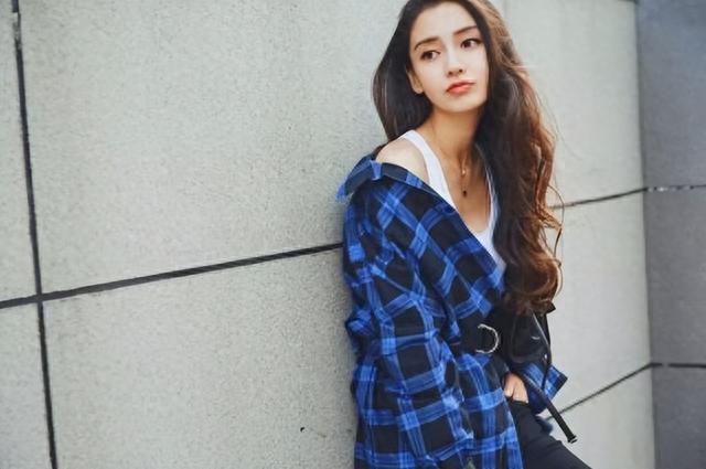 Angelababy两年前便是邪教中人,曝照除了p掉眼睛,更多细节惊现