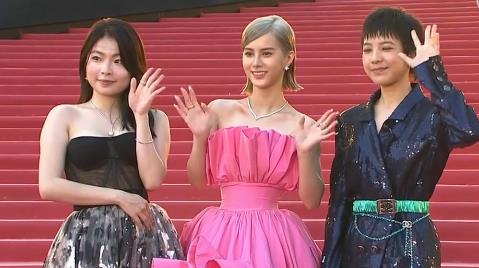 金像奖|真空的王丹妮，土气的莫文蔚，香港这一晚，女星审美差距出来了