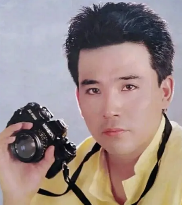 著名演员孙淳：照顾病妻36年，一生丁克，花60万克隆已逝爱犬