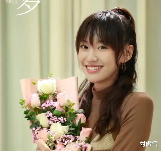 闫妮|长相平平,演技尴尬,闫妮无底线强捧女儿“上位”,终于遭到反噬