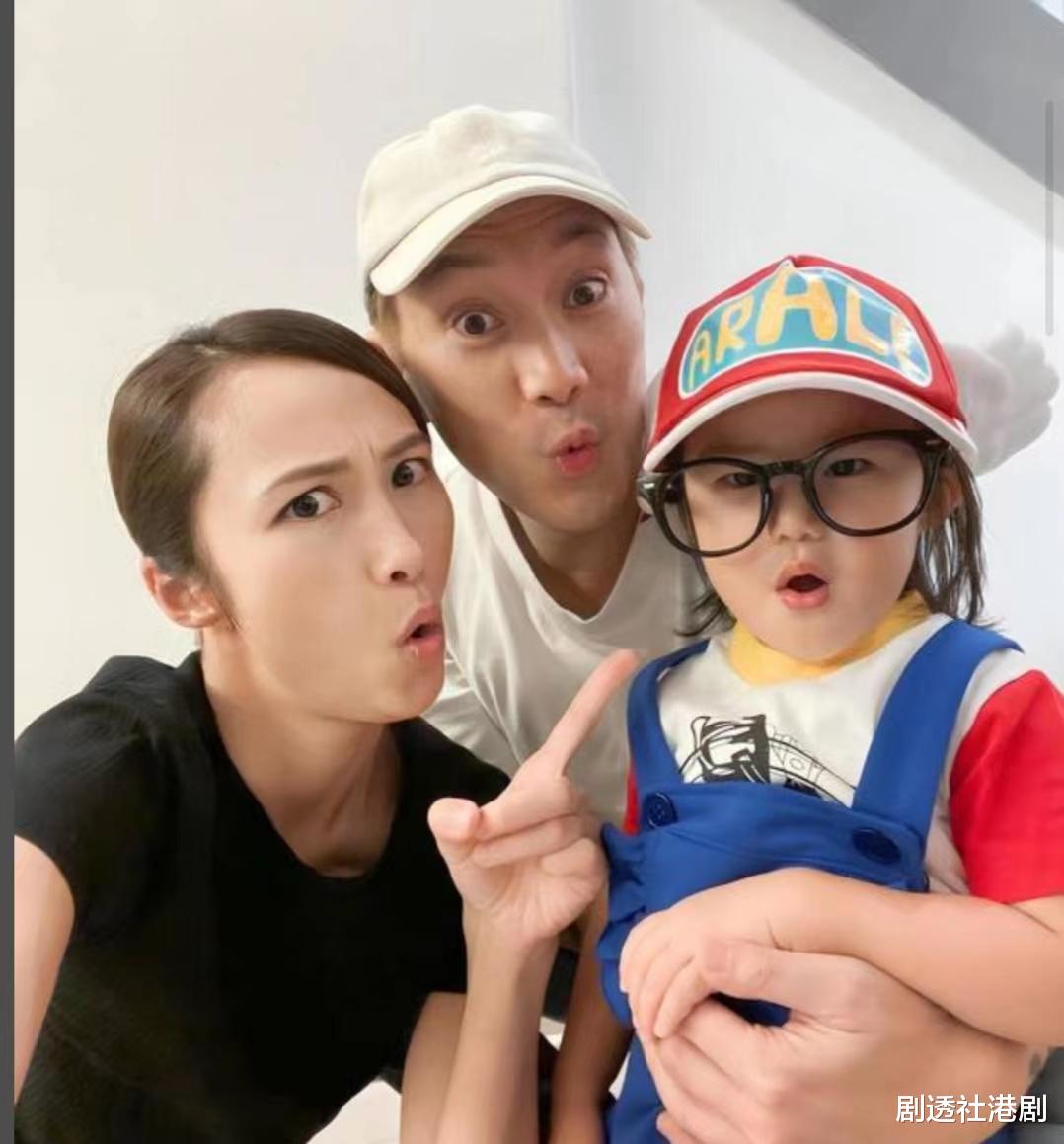 又走一个!TVB再有男艺人宣布约满离巢,已低调离开疑进军饮食行业