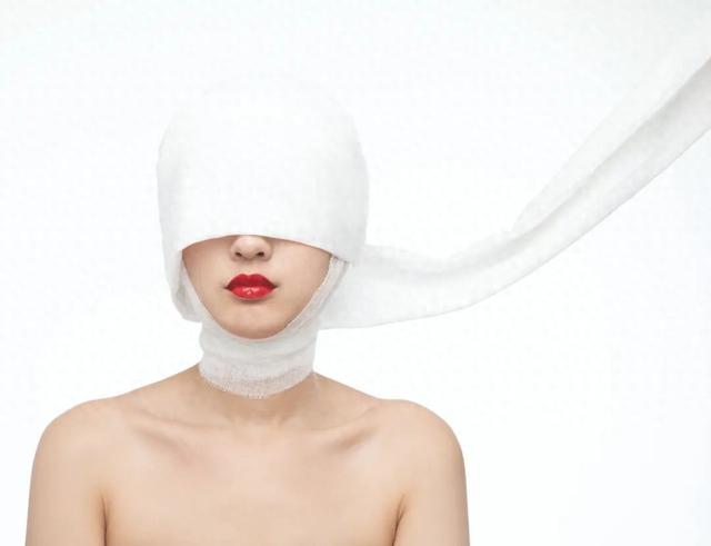 她的遭遇不会是第一个,也绝不会是最后一个……