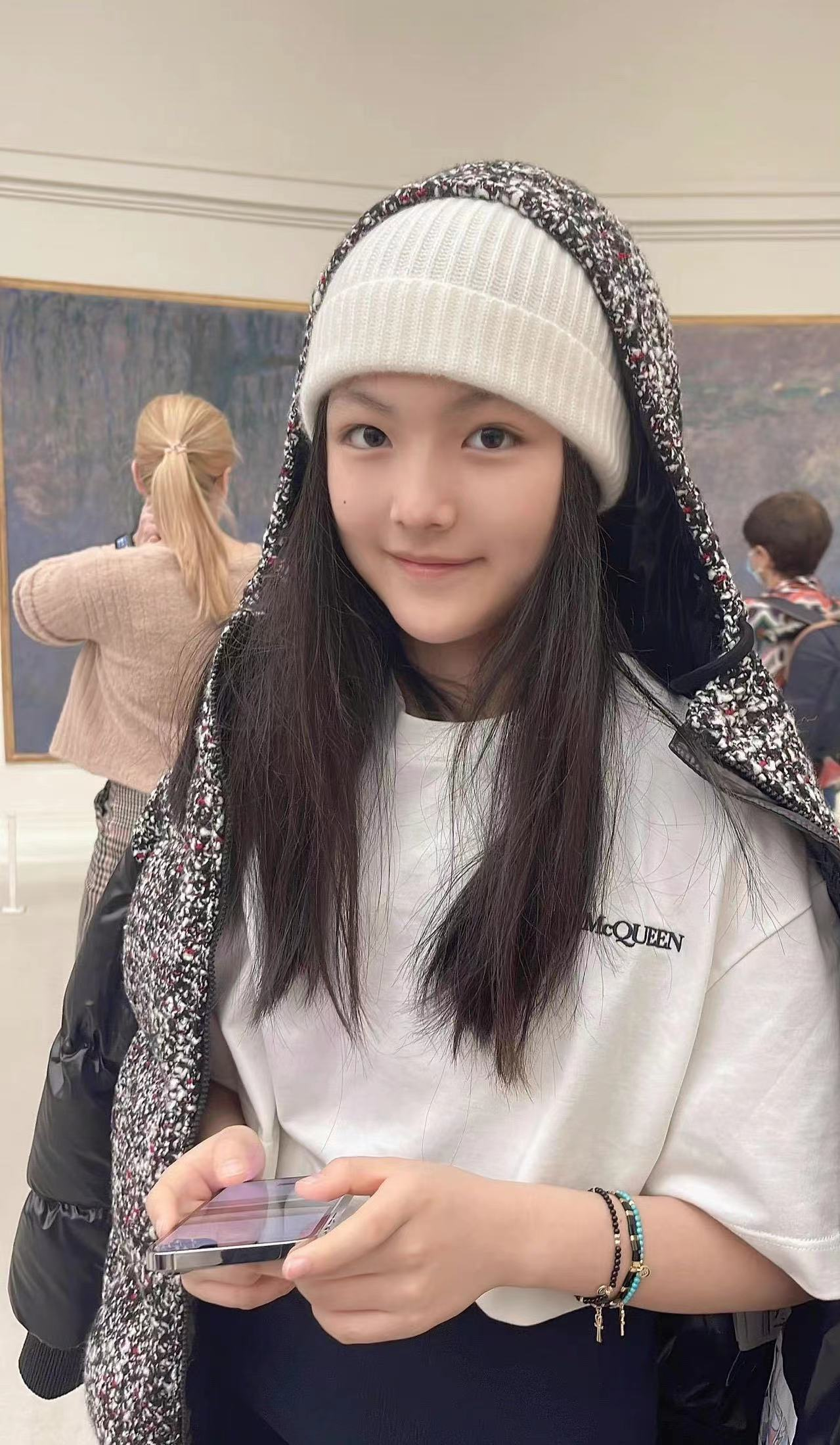 王诗龄|远在英国留学的王诗龄再次引发争议,本人亲自下场怒斥网友。