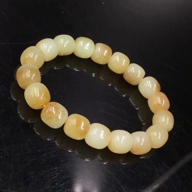 文玩|文玩界的“白月光”，这4种和田玉，越盘越漂亮！