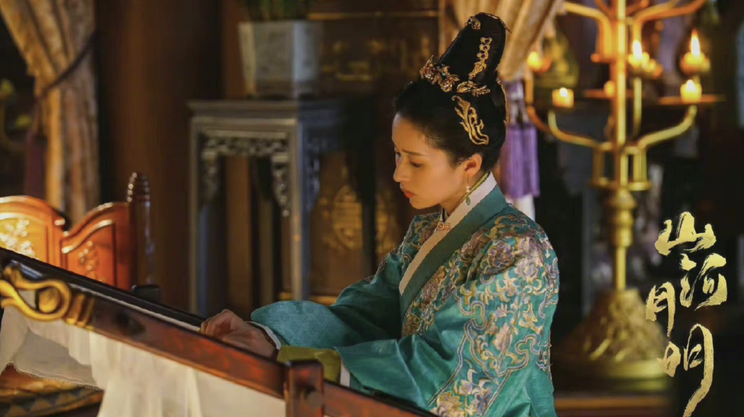 ?36岁颖儿和25岁赵露思站一起，我感慨，颖儿颜值真的被「低估」了