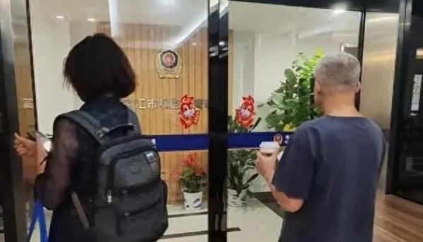 患认知障碍老人在美发店消费60万，员工多次诱导充值，只愿退28万