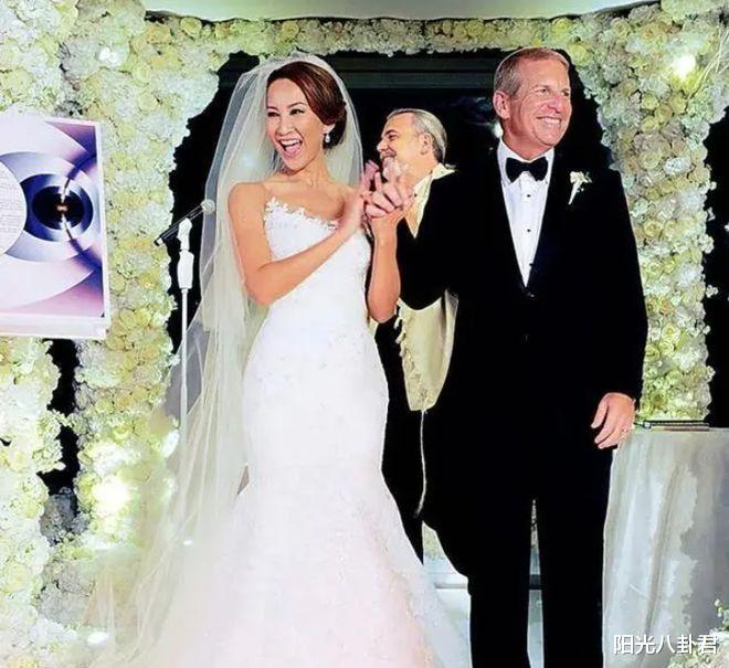 港媒曝李玟轻生内幕，因婚变形成抑郁症，家人24小时看护仍拦不住