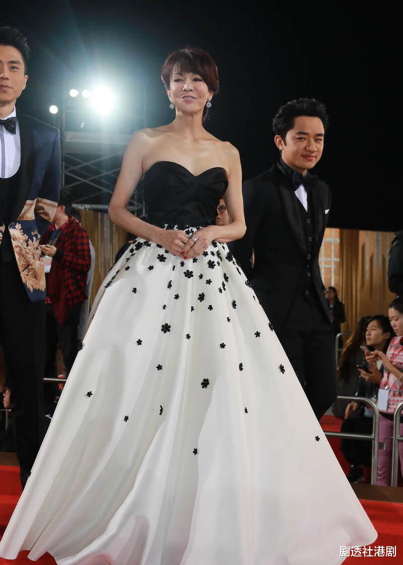 苗圃|TVB前一姐成泰剧男主角小迷妹，离巢只是想跳出舒适圈