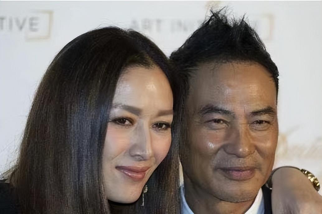 演员任达华:出道43年0绯闻,为爱丁克,50岁老来得子泪流满面