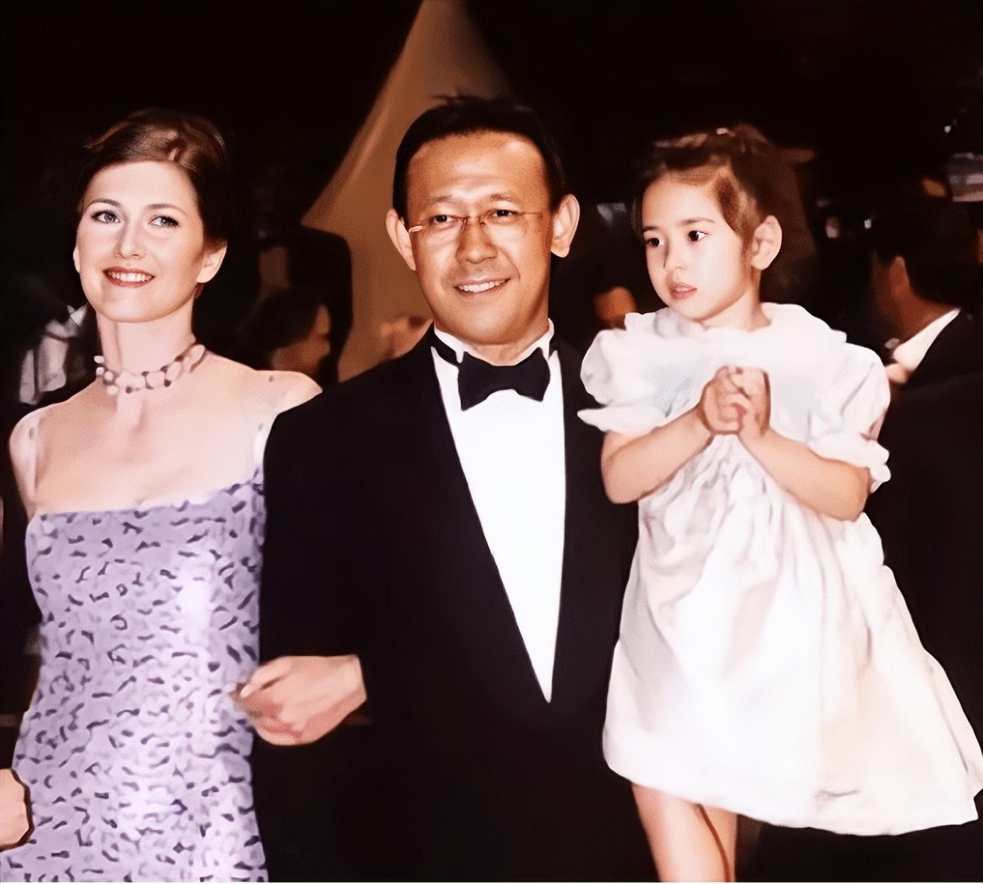姜文的儿子和女儿图片
