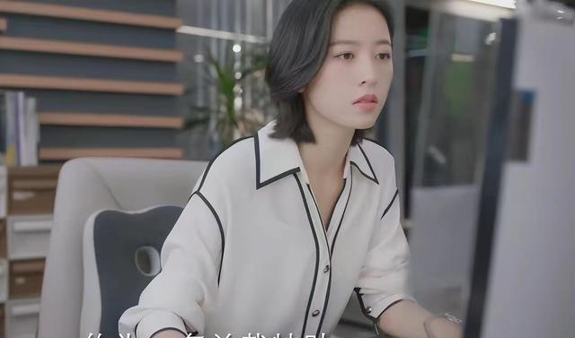 姐弟恋|《爱情而已》我弃剧了!忍了男主丑女主木,忍不了还玩姐弟恋烂梗