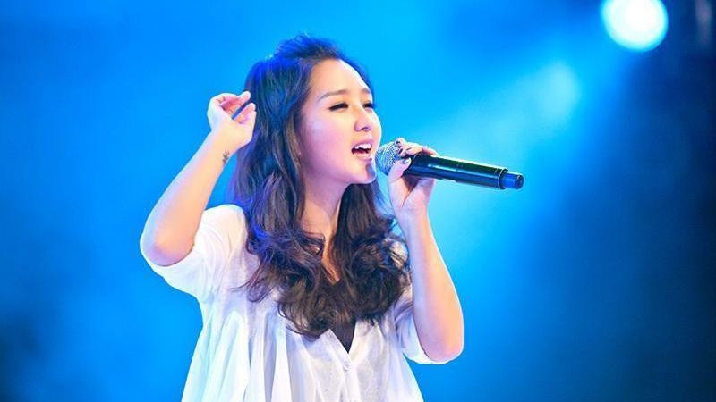 何洁|7位超女现状：李宇春重病缠身，何洁卑微跪求上浪姐，张靓颖被骗6亿