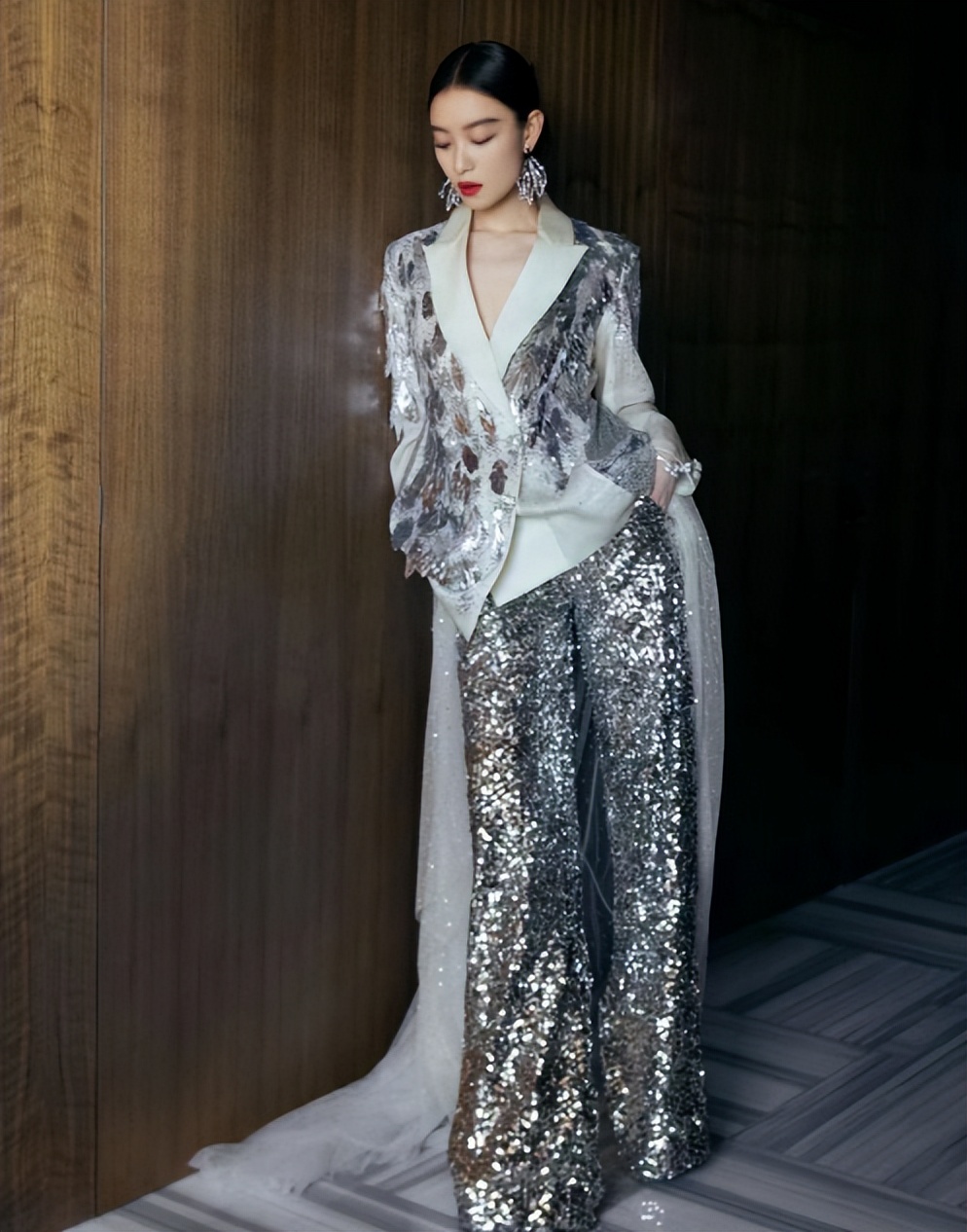 当36岁刘亦菲和35岁倪妮站在一起，我才明白什么叫气质和骨相