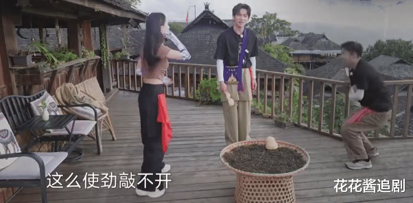 老师...今年红毯笑料有点多啊哈哈哈!