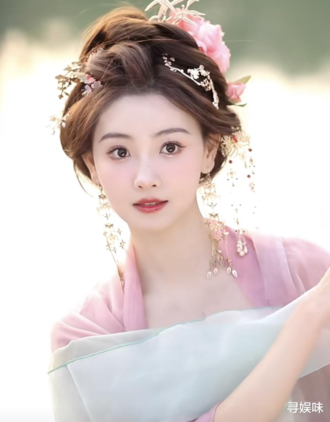 靳东|《心动4》嘉宾近况,橙子广交好友,罗悦嘉秀恩爱,方彬涵换风格