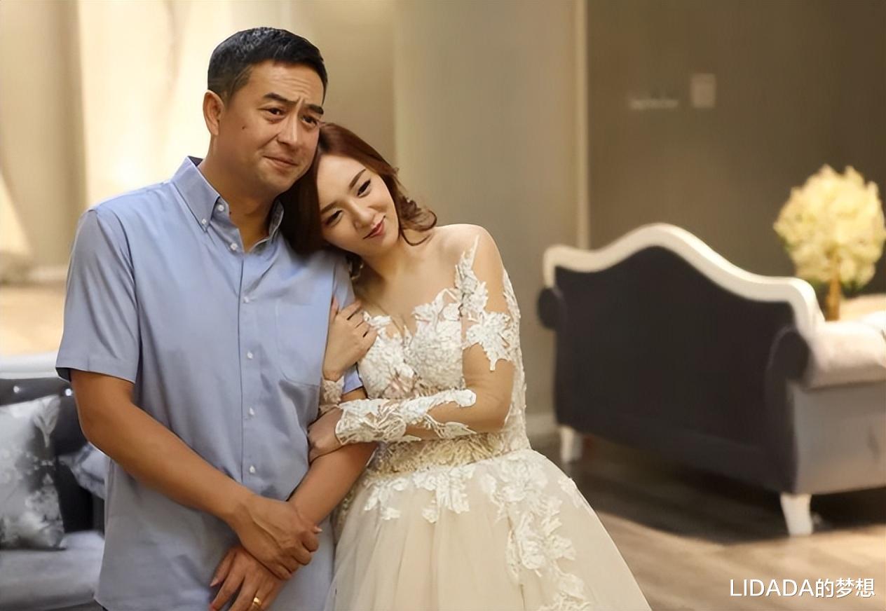 她长得漂亮，演技好，出道17年不炒作没绯闻，深得观众认可与喜欢