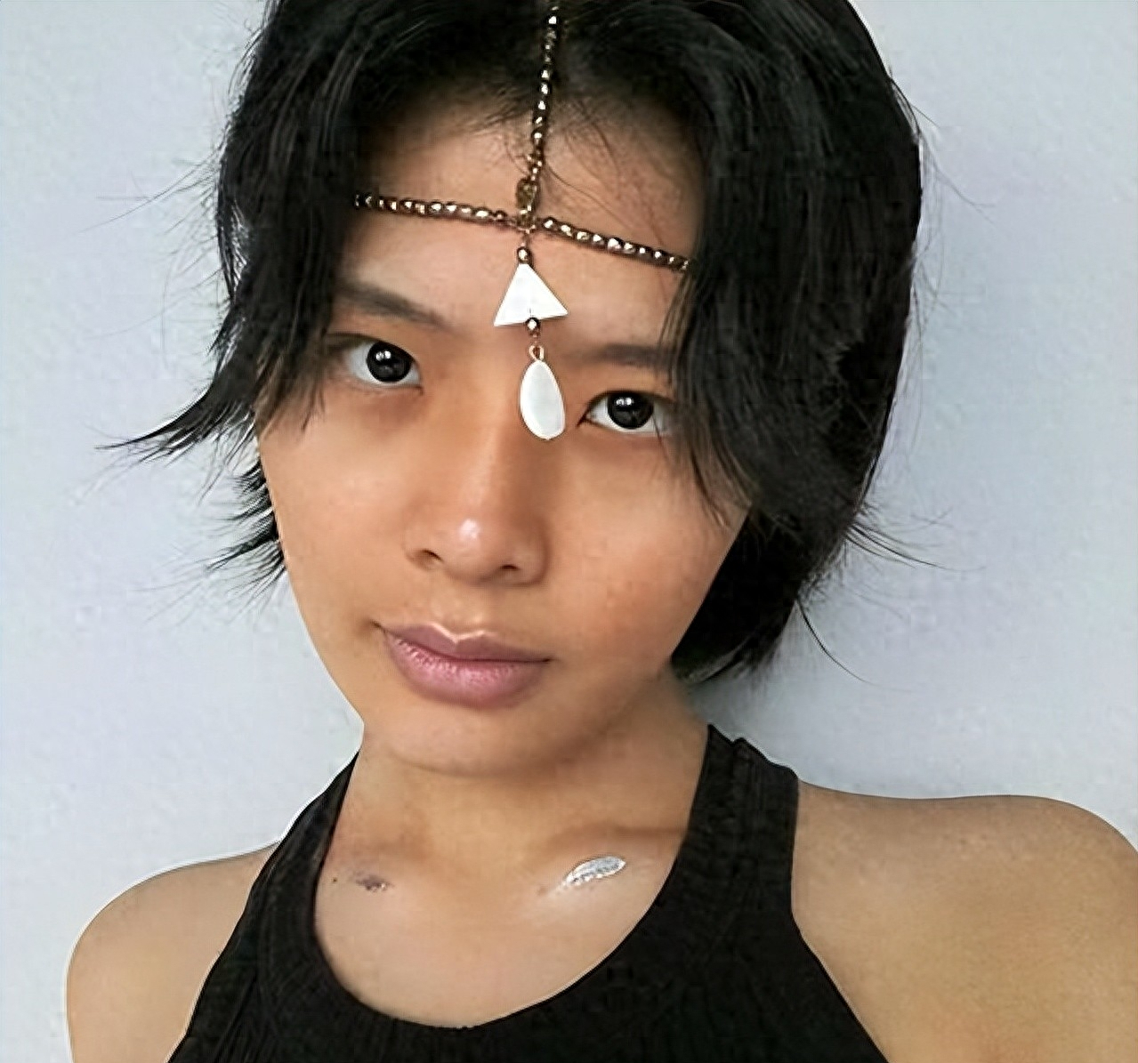 许可馨:曾扬言将全部资产都捐给反华组织,获得下场简直大快人心