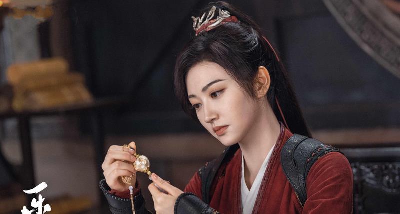 才播4集,就登顶榜一,这是11月份第一部让我熬夜狂追的黑马剧