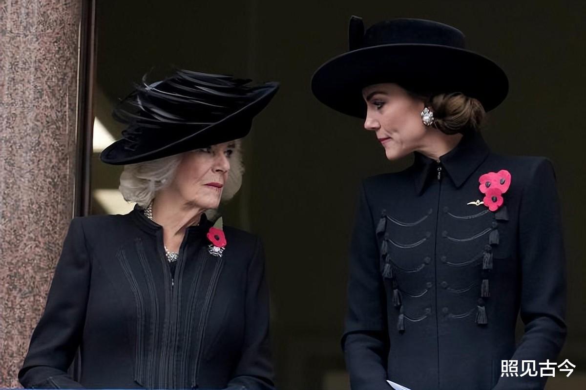 41岁凯特王妃一下子就老了，身材干瘪脸上无肉，网友：像卡米拉了