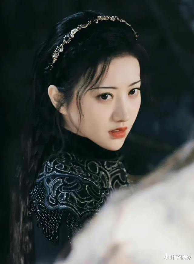 景甜|告别张继科!景甜晒素颜照引热议,34岁恢复单身,身材傲人