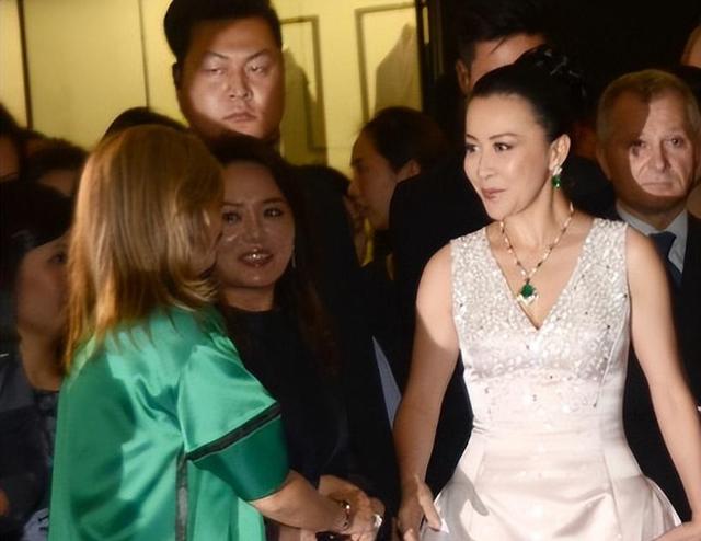 1990年刘嘉玲被绑,其内幕遭曝光,背后真凶竟与黑社会有关系