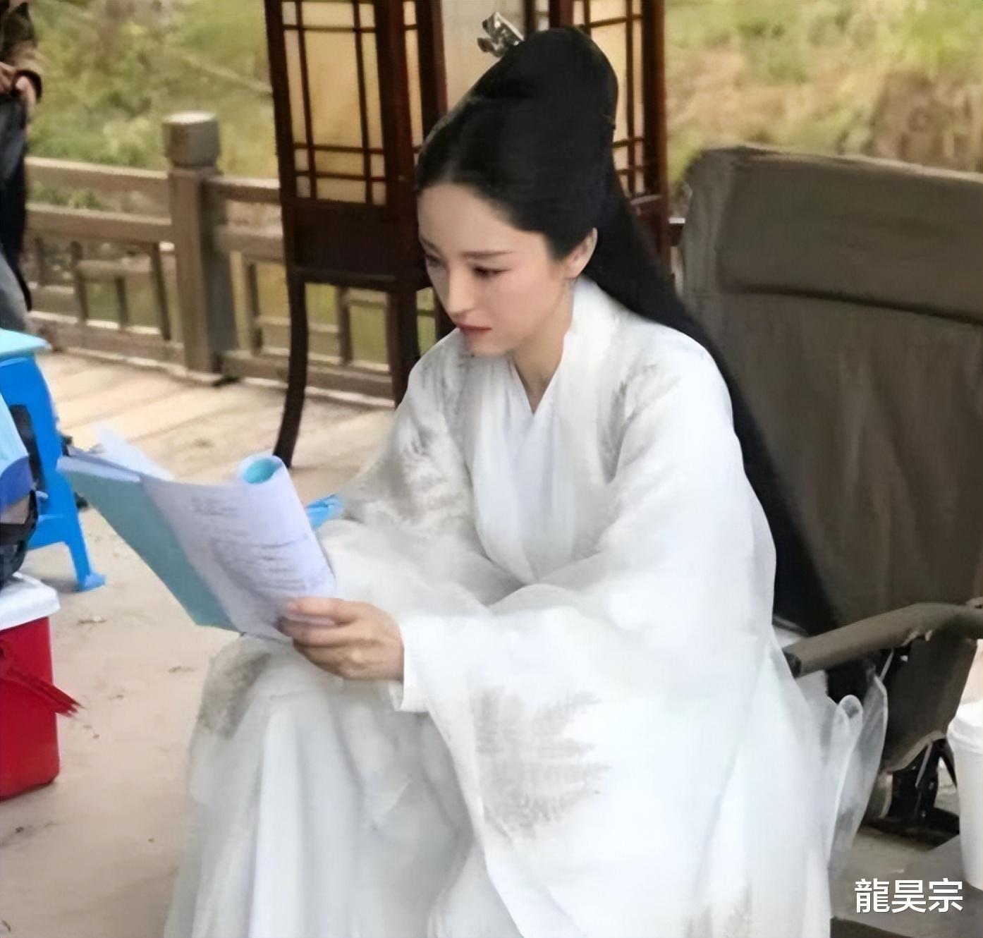 董璇|一张照片,扯下了董璇最后一丝“体面”!