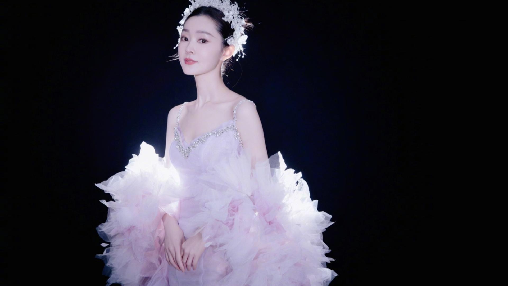 宋轶返京回白敬亭住处