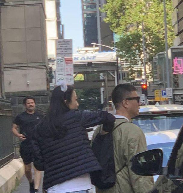 孙红雷|孙红雷夫妇澳洲逛集市，王骏迪身材高挑气质出众，曝已在澳洲买房