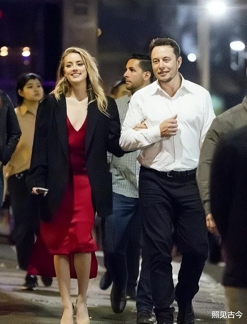 “德州悍妇”艾梅柏:自称对马斯克从未动心过,带着2岁女儿独美