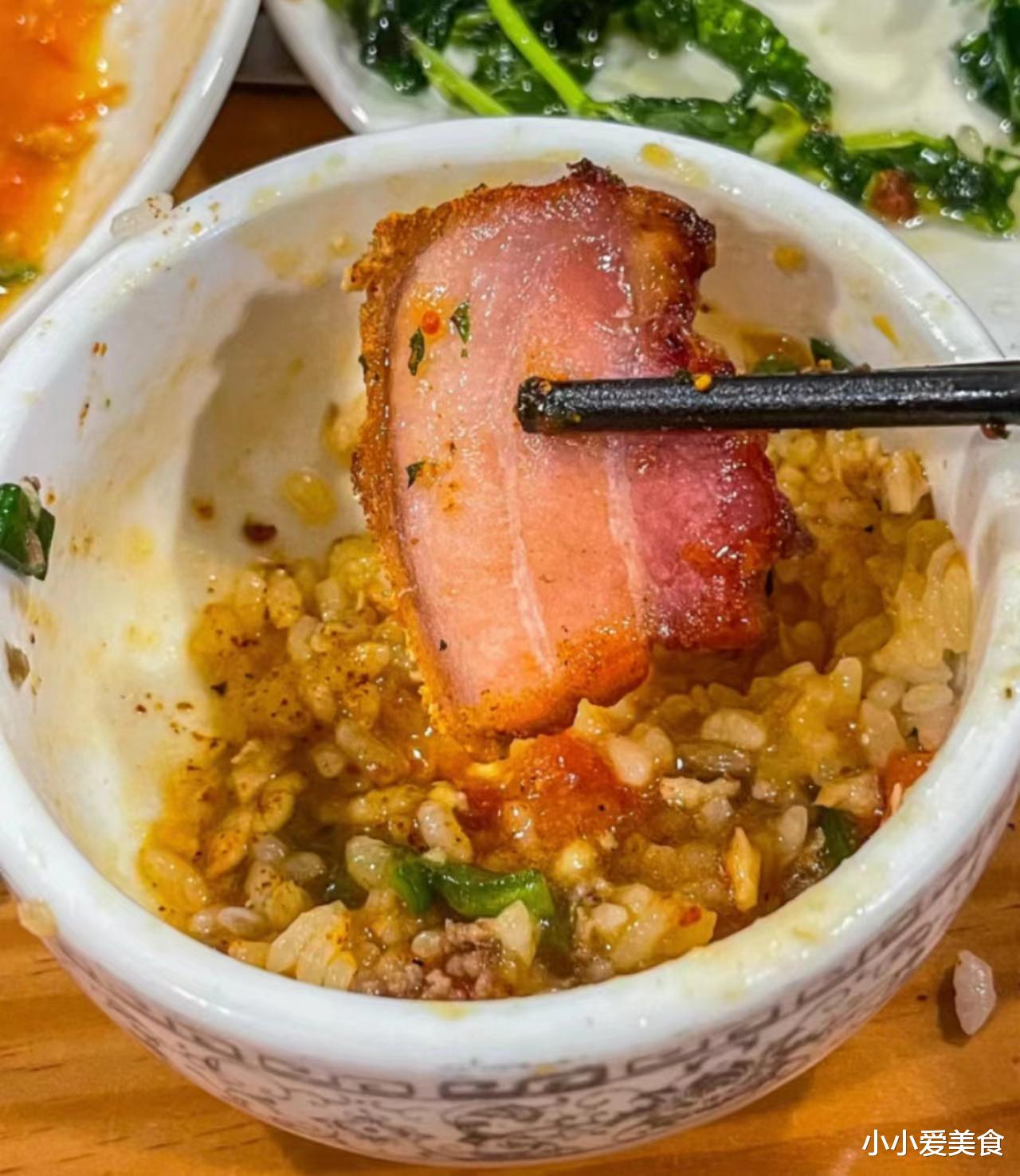 上海市|上海小伙去丽江旅游，在景区点了5道菜，结账时确认3遍仍不敢相信