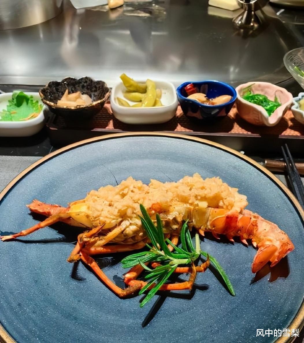 郭美美高调官宣新恋情，男友送名牌包苹果手机，豪车自拍好惬意